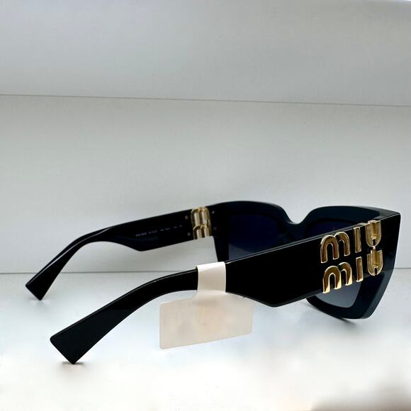 New MIU MIU Sunglasses Black Square 2025 Gold Metal Logo Women Authentic w/ Case - Picture 3 of 8